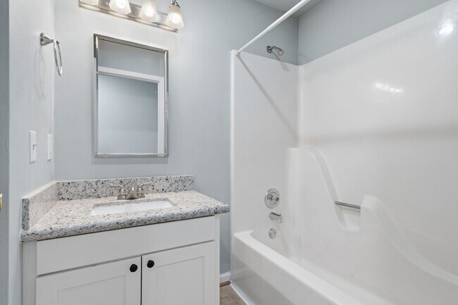 Building Photo - 1616 Kipling St