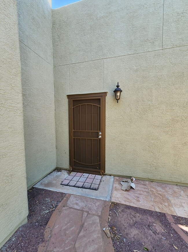 Building Photo - large home in douglas with guest house 1050 Rochine Rd