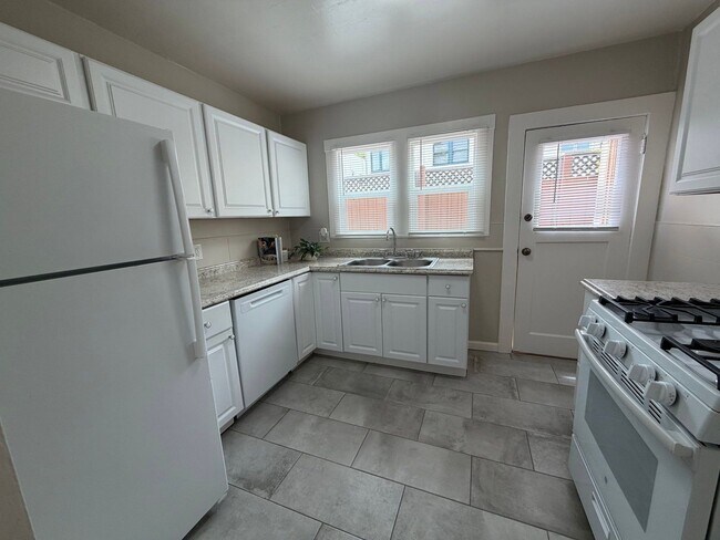 Building Photo - 1095 Morris Ct