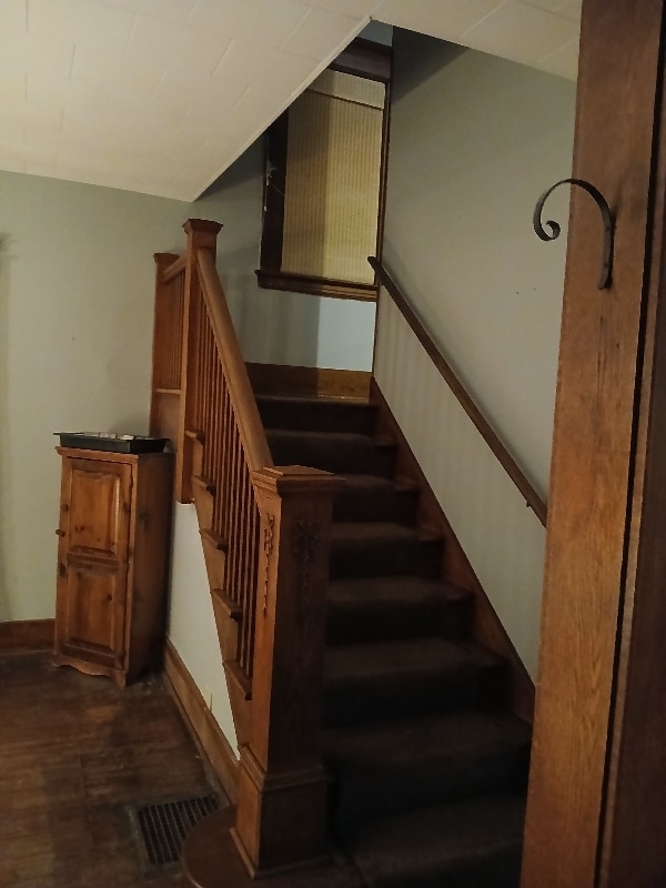 Building Photo - 315 Boyden St