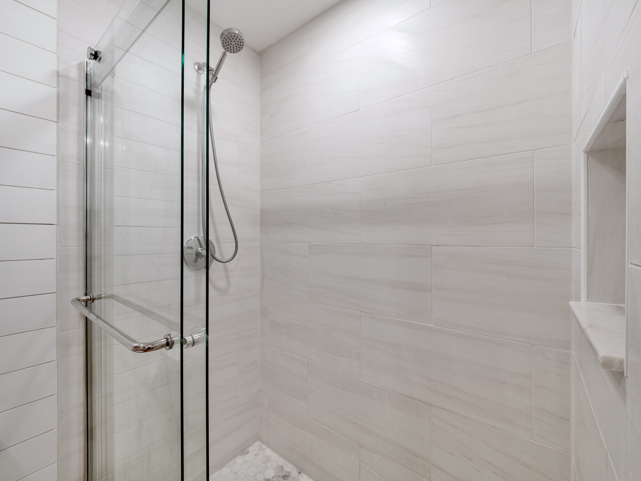 Master Shower - 4105 SE 19th Pl