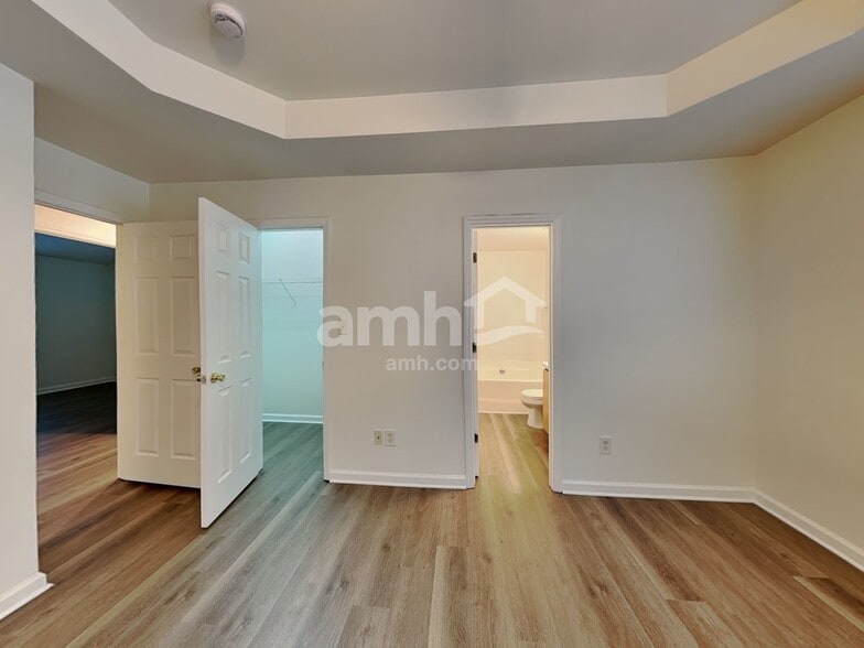 Building Photo - 5620 Bolitar Dr