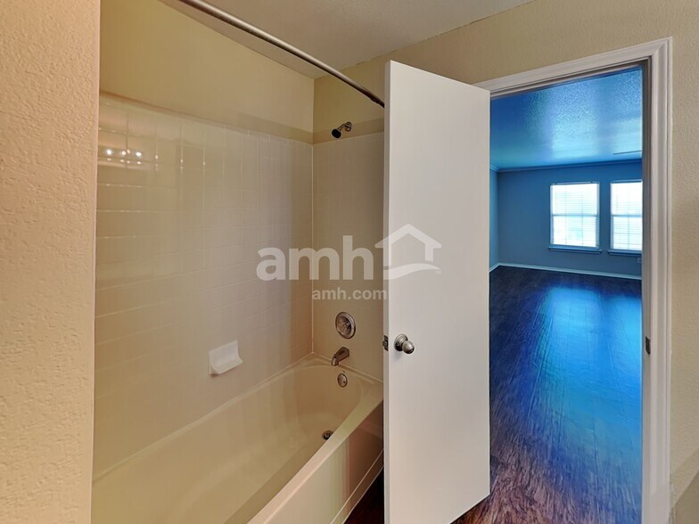 Building Photo - 4407 Cisco Valley Dr