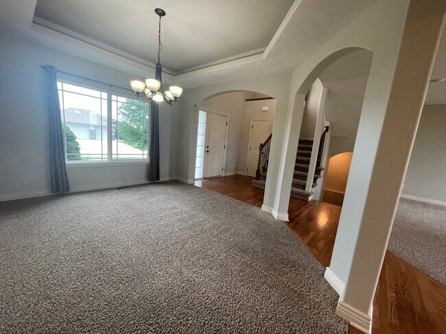 Building Photo - Home For Rent Papillion