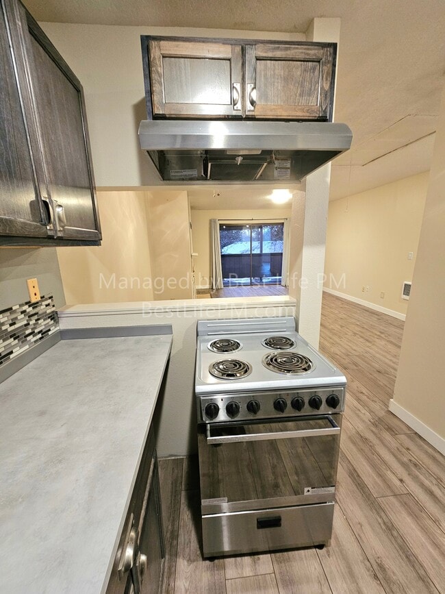 Building Photo - 603 SE 148th Ave