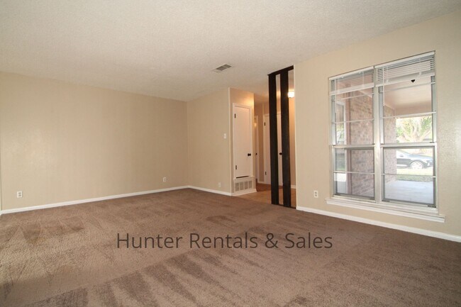 Building Photo - 2810 Lawndale St