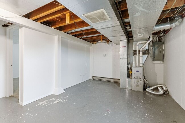 Building Photo - Charming 4 Bed, 2 Bath w/ Garage! *HOLIDAY SPECIAL: $1,000 OFF!*