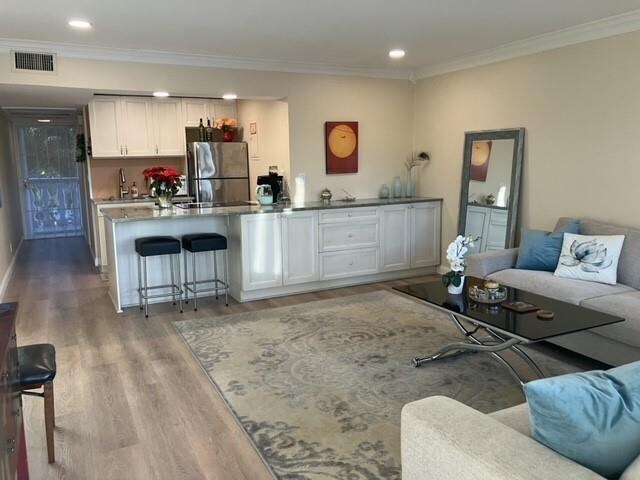 Building Photo - 801 NE 18th Ct