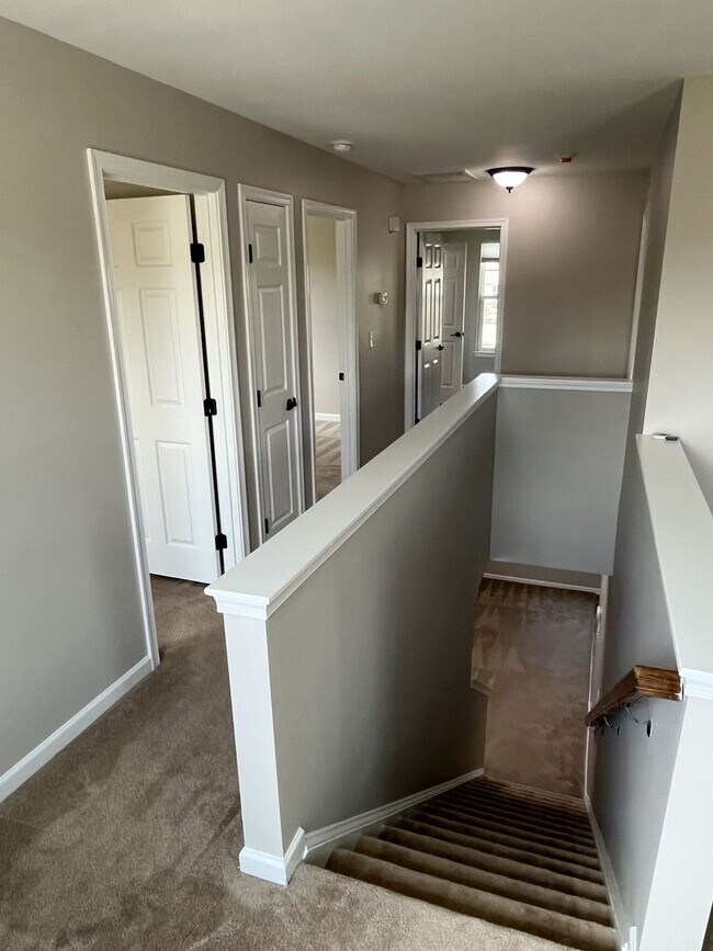 Building Photo - Beautiful 2 Story Corner Lot 3 Bed home in...