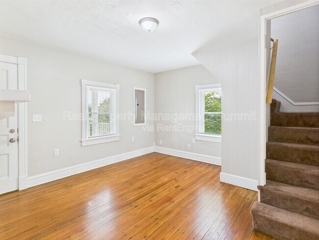 Building Photo - 1036 Albemarle Ave