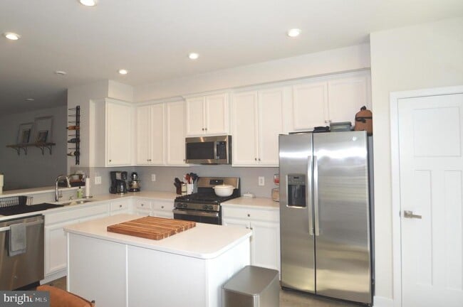 Building Photo - 13943 Airfoil Rd