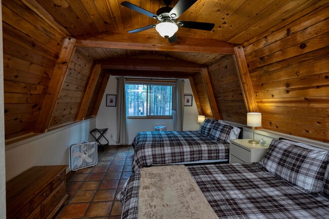 Building Photo - 569 S Friar Tuck Trail