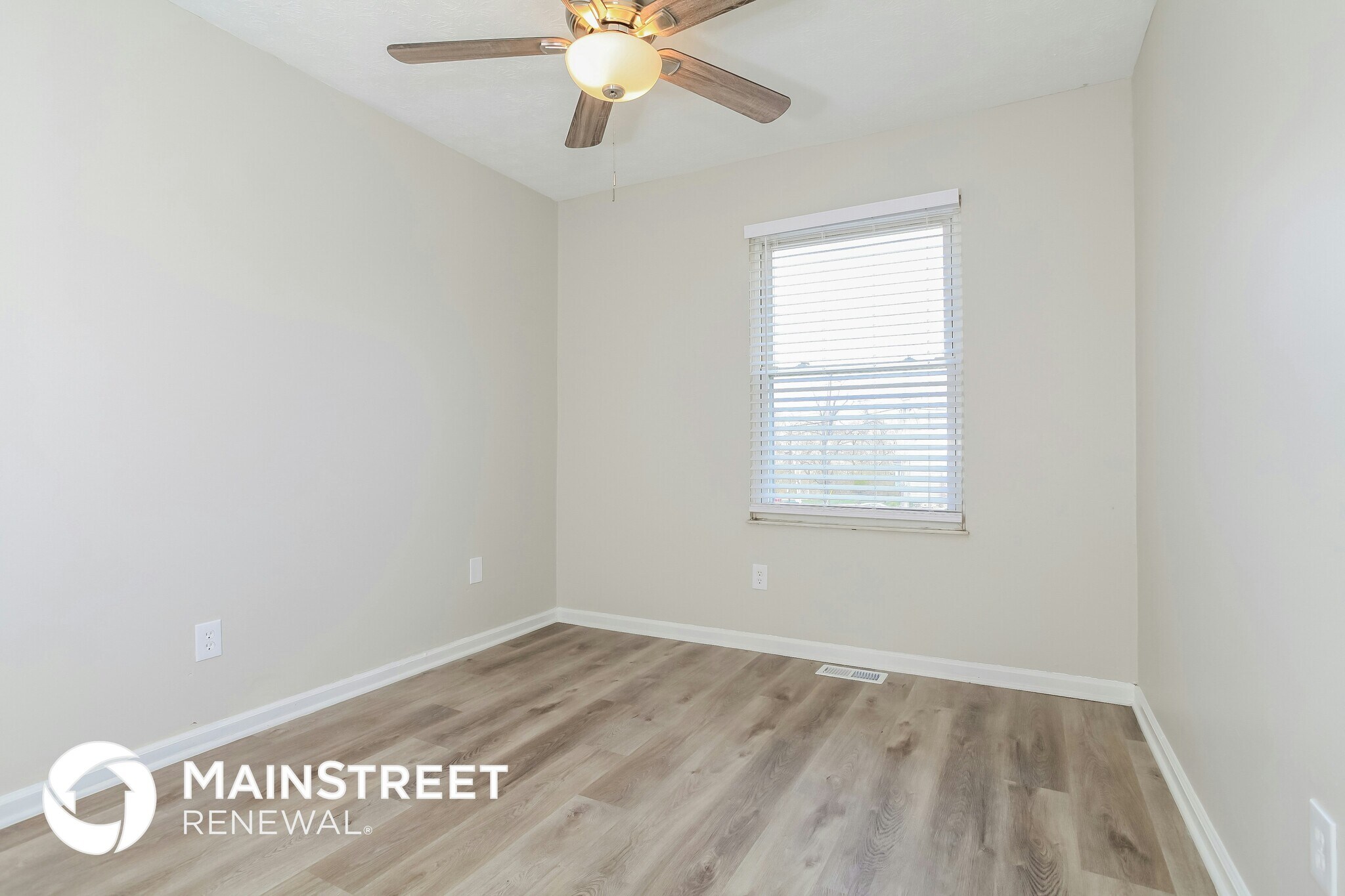 Building Photo - 12097 Hazelhurst Dr