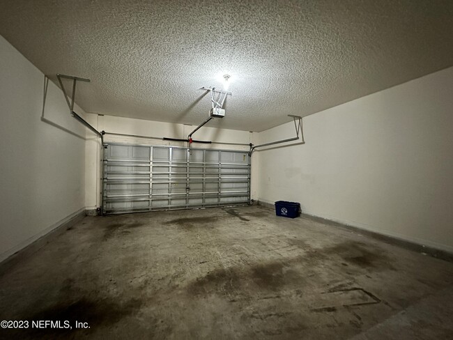 Building Photo - 502 Sherwood Oaks Dr