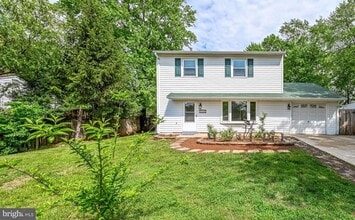 Building Photo - 4005 Lees Corner Rd