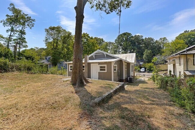 Building Photo - 4136 41st Ave N