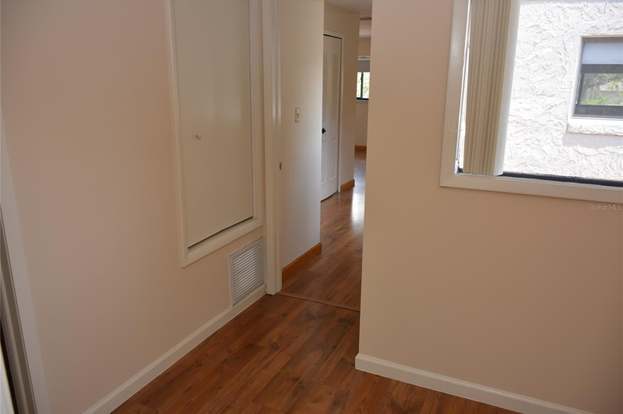 Building Photo - 493 Meadowood Blvd