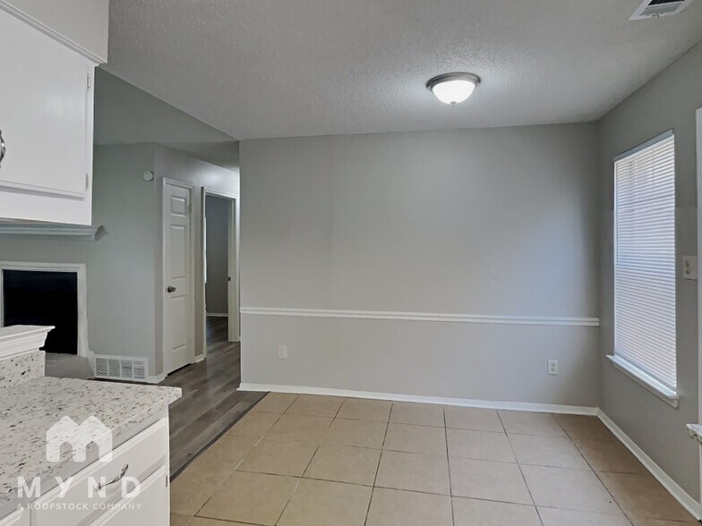 Building Photo - 4574 Summer Creek Cove