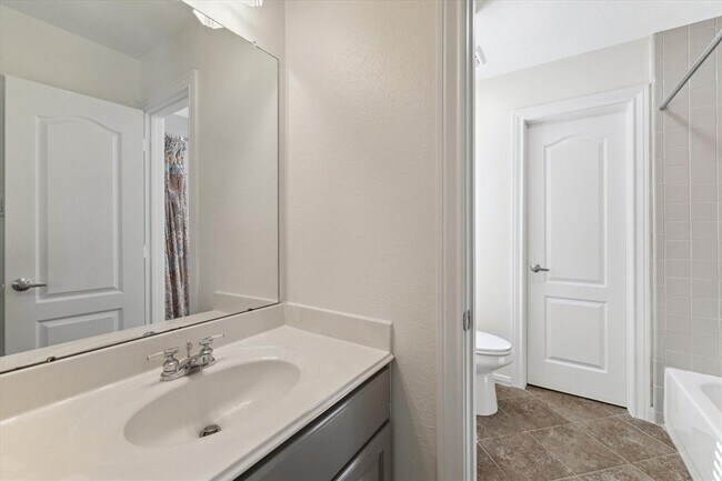 Building Photo - 30 Watermill Pl