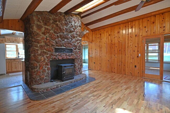Building Photo - 272 Fish Hatchery Rd