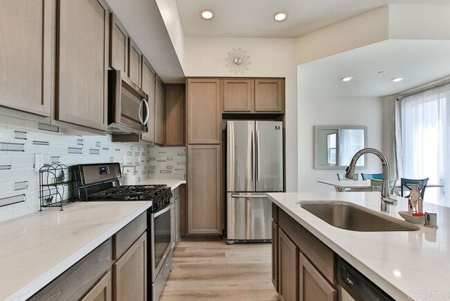 Building Photo - Newer 3 Bedroom Townhouse Near Otay Ranch ...