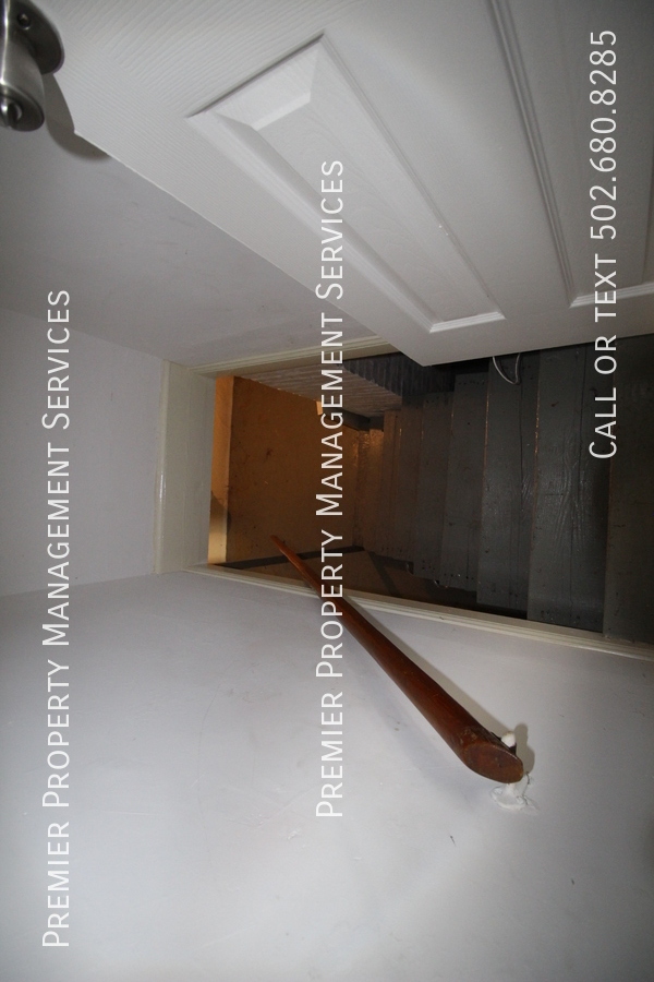 Building Photo - 538 W Evelyn Ave