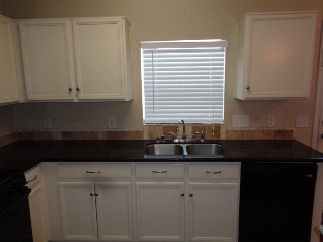 Building Photo - 23624 Wildwood Green Way