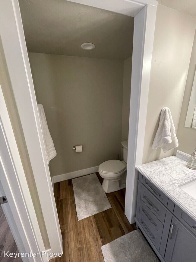Building Photo - 4 br, 3.5 bath House - 876 s Aspen Loop