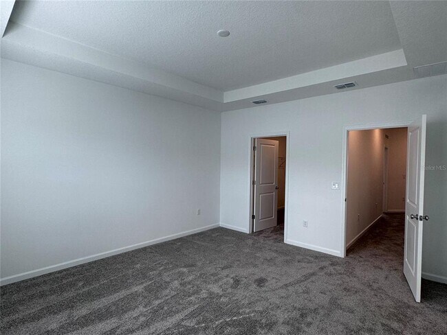 Building Photo - 2494 Skyline Lp
