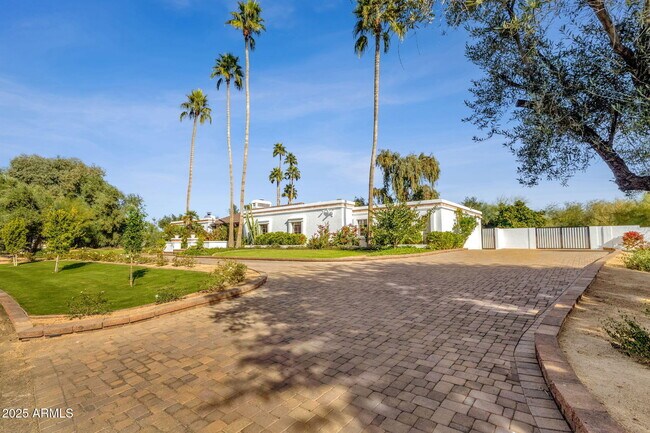 Building Photo - 6954 E Caballo Dr