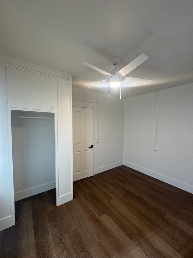 Building Photo - CHARMING 2 BED 1 BATH HOUSE WITH NEW FLOOR...