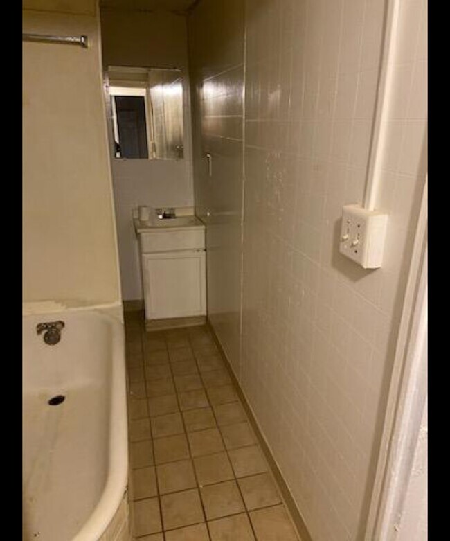 Building Photo - 272 N 5th St