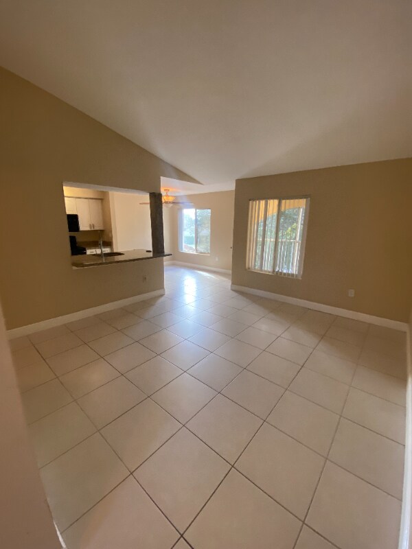 Building Photo - 2667 NW 33rd St