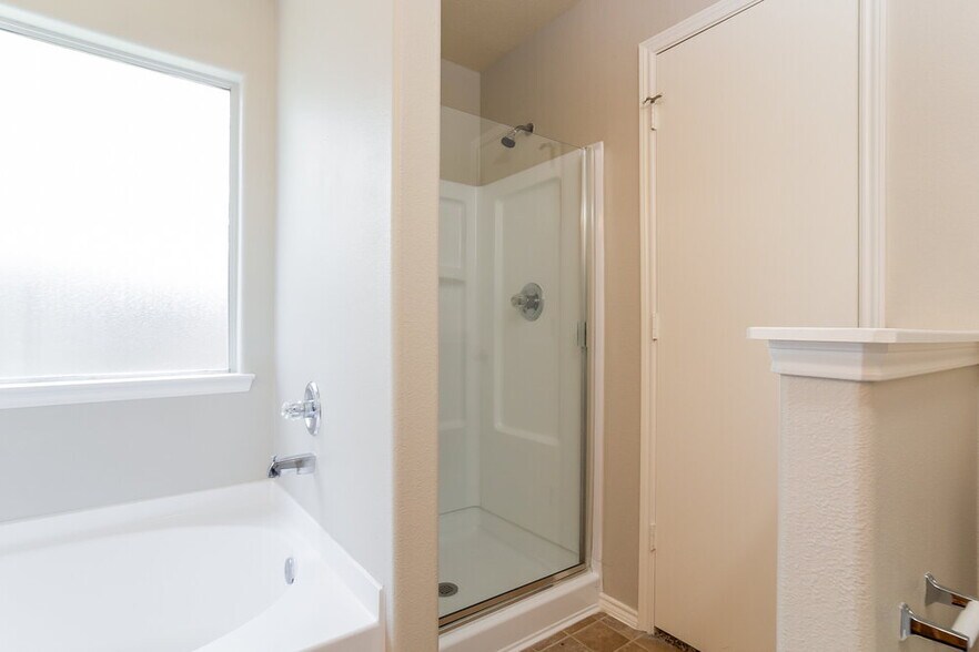 Building Photo - 20110 Pinto Ridge Dr