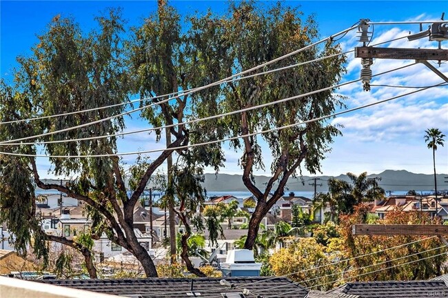 Building Photo - 517 Poppy Avenue, Newport Beach, CA 92625 ...