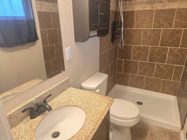 Building Photo - 109 Ely St