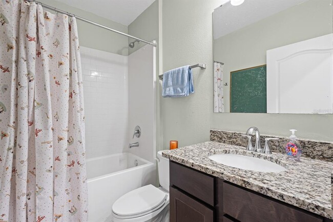Building Photo - 338 Pinecrest Loop