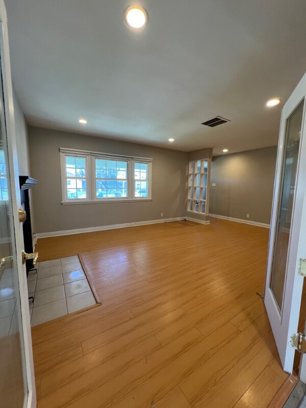 Building Photo - 1632 N Pepper St