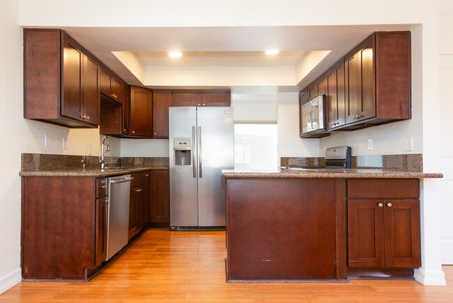 Building Photo - 2320 Clark Ln