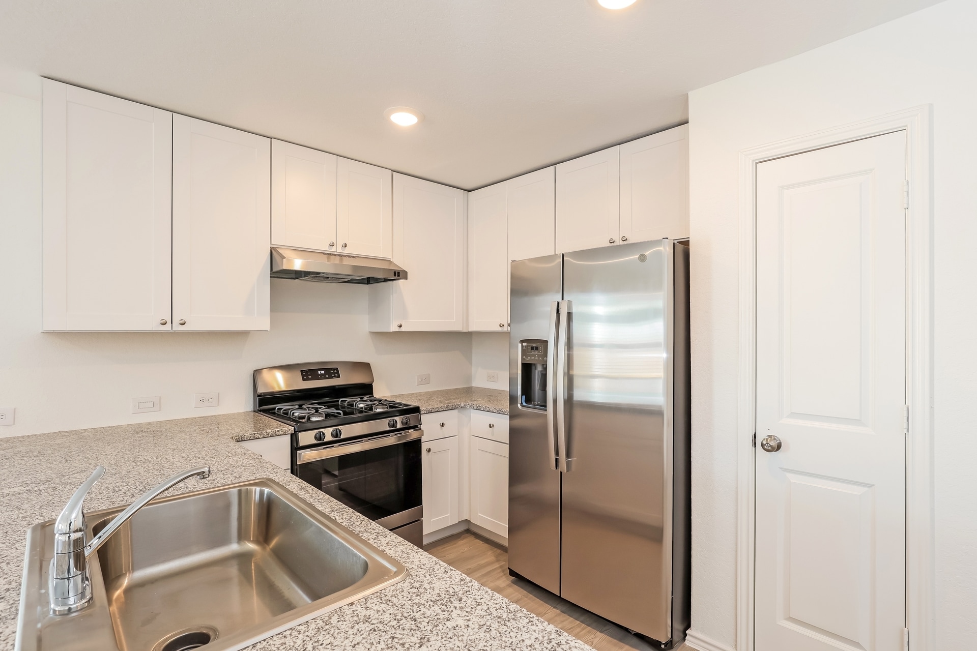 Building Photo - 2714 Robles St