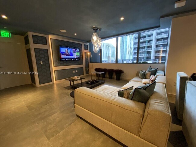 Building Photo - 1000 Brickell Plaza