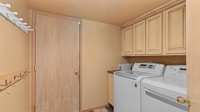 Building Photo - 24609 SE 45th Way