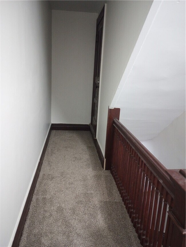 Building Photo - 362 W Gray St