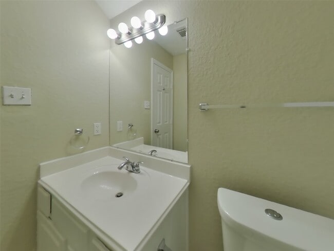 Building Photo - 32331 Hunter Park Ct