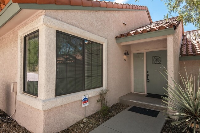 Building Photo - 6441 N Tierra De Las Catalinas