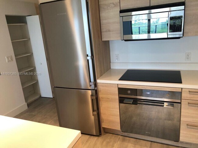 Building Photo - 16385 Biscayne Blvd