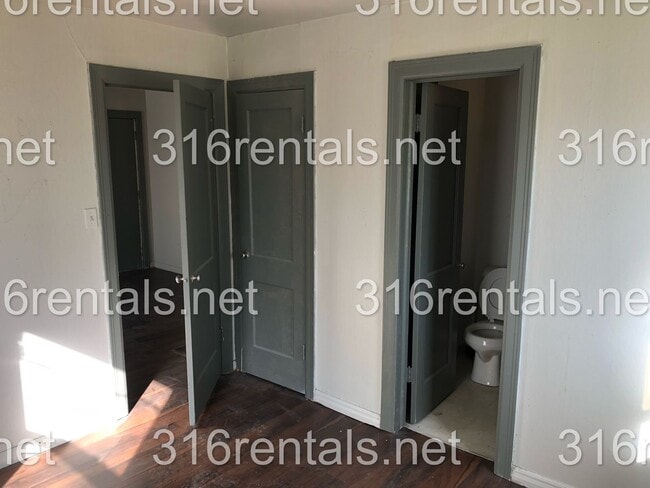 Building Photo - $650 - 1 bed 1 bath - Single Family Home