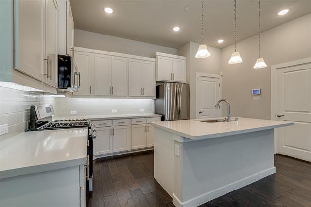 Building Photo - 1237 Pebblebrook Dr