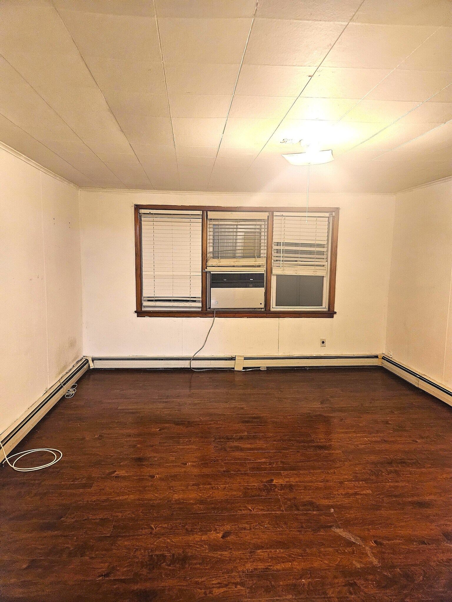 Building Photo - 289 Nagle St