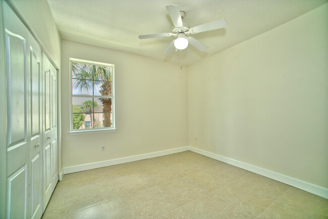 Building Photo - 275 Murcia Dr